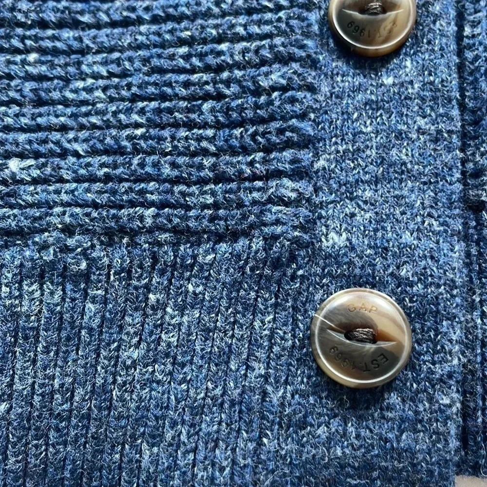 GAP Sweater Cardigan - Picture 6 of 8